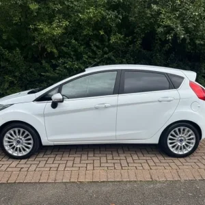 2016 Ford Fiesta 1.0T EcoBoost Titanium Hatchback - Image 2