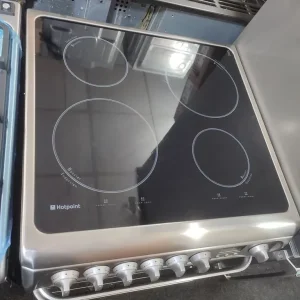 STAINLESS STEEL HOTPOINT ULTIMA 60CM FREESTANDING ELECTRIC COOKER - Image 3