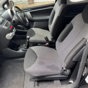 2013/63 Toyota AYGO Manual 3-dr - Image 7