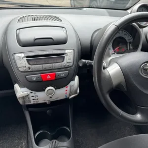 2013/63 Toyota AYGO Manual 3-dr - Image 8