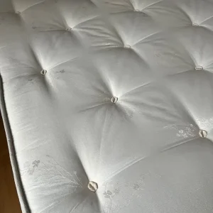 Dreams Double Mattress (Reynolds 1000) with Double Duvet - Image 2