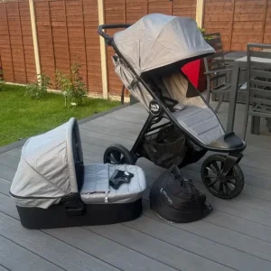 Baby Jogger City Elite 2 pram and carrycot