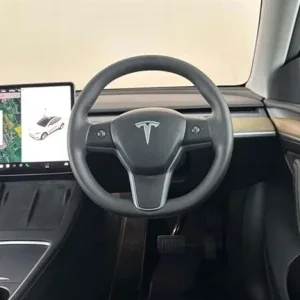 2023 Tesla Model Y Long Range AWD 5-door Hatchback - Image 8
