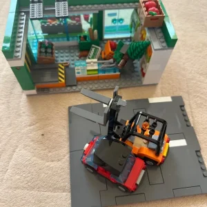 Lego supermarket and tiger mission bundle - Image 2