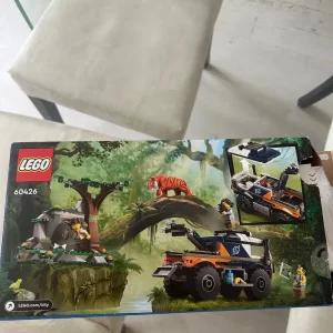 Lego supermarket and tiger mission bundle - Image 4