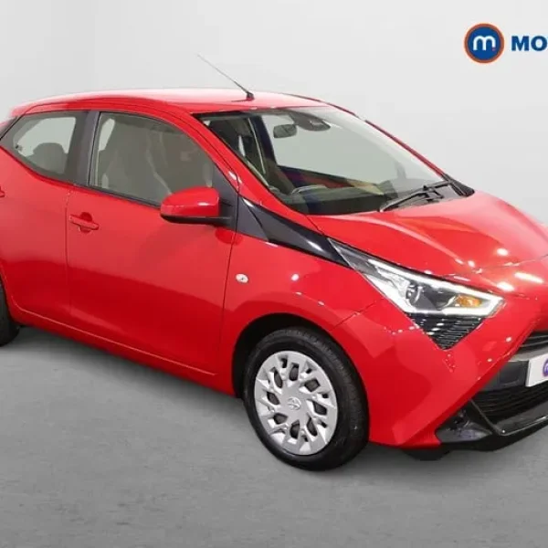 2021 Toyota Aygo 1.0 VVT-i X-Play 5-door hatchback