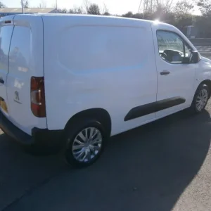 2020 Peugeot Partner 1.5 BlueHDi Professional Panel Van - Image 5