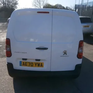 2020 Peugeot Partner 1.5 BlueHDi Professional Panel Van - Image 8