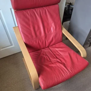 POÄNG Armchair in oak veneer and red leather - Image 4