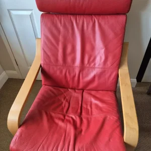 POÄNG Armchair in oak veneer and red leather