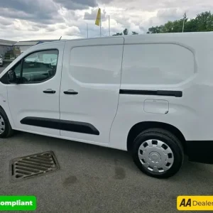 2021 Citroen Berlingo 1.5 BlueHDi XL Pro van in white - Image 8