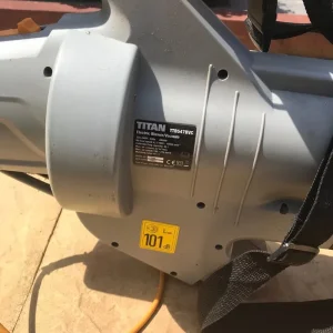 Electric leaf blower with bag and extension lead - Image 3