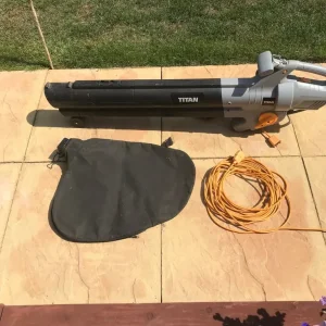 Electric leaf blower with bag and extension lead