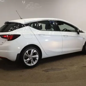 2018 Vauxhall Astra 1.6 CDTi 16V 136 SRi 5-door hatchback diesel manual - Image 3