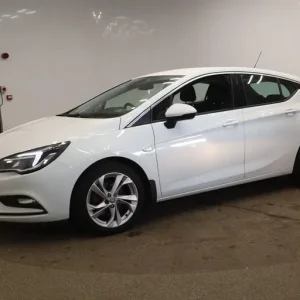2018 Vauxhall Astra 1.6 CDTi 16V 136 SRi 5-door hatchback diesel manual - Image 5