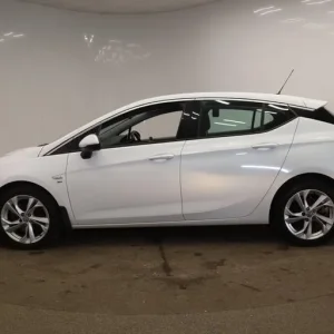 2018 Vauxhall Astra 1.6 CDTi 16V 136 SRi 5-door hatchback diesel manual - Image 6