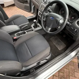 Ford Focus 2005 Hatchback Manual 5-door - Image 6