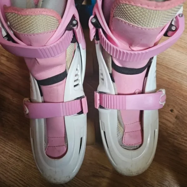 Girls roller skates with carry case