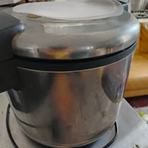 J300 buffalo rice cooker 6L - Image 5