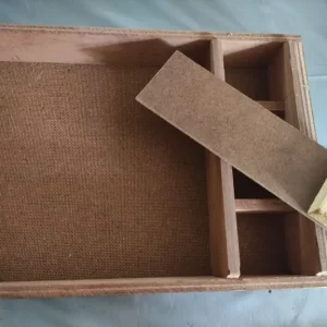 Handmade wooden storage box with 4 compartments - Image 5
