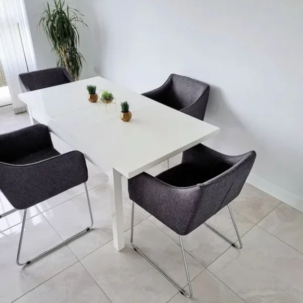 White Gloss Table & 4 Chairs (Excellent Condition)
