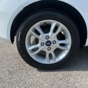 2017 Ford Fiesta 1.25 Zetec 3-door manual hatchback - Image 8