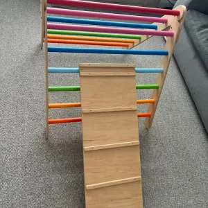 Climbing Triangle with slide - Image 4