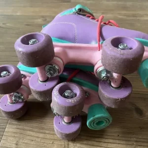 Roller skates UK size 1 - Image 3