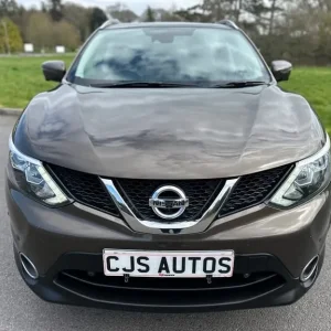 2016 Nissan Qashqai DCI TEKNA (NAV) Hatchback Diesel Manual with Glass Roof - Image 3