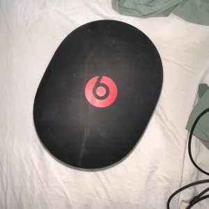 Beats Studio3 Wireless Noise Cancelling Headphones - Image 4