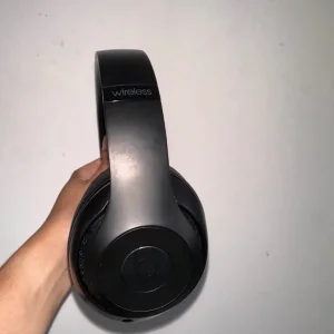 Beats Studio3 Wireless Noise Cancelling Headphones - Image 5