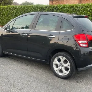 Citroen C3 1.6 HDI 16V Exclusive in Black Metallic - Image 2