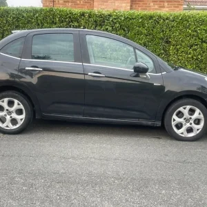 Citroen C3 1.6 HDI 16V Exclusive in Black Metallic - Image 5