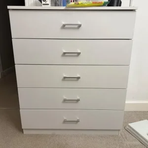 chest of drawers