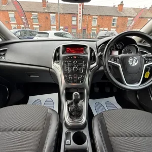 2012 Vauxhall Astra 2.0 CDTi ecoFLEX SE Sports Tourer Euro 5 (s/s) 5dr ESTATE Diesel Manual - Image 2