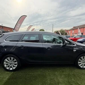 2012 Vauxhall Astra 2.0 CDTi ecoFLEX SE Sports Tourer Euro 5 (s/s) 5dr ESTATE Diesel Manual - Image 6