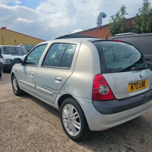 RENAULT CLIO 1.6 PETROL AUTOMATIC ULEZ COMPLIANT LOW MILEAGE - Image 4