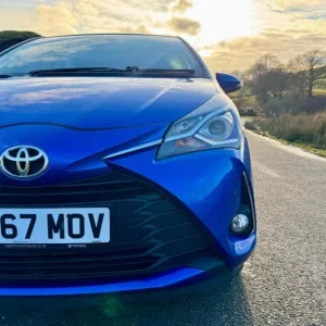 2017 Toyota Yaris 1.5 VVT-i Icon Tech CVT Euro 6 5dr HATCHBACK Petrol Automatic - Image 5