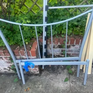 Single metal bed frame - Image 2