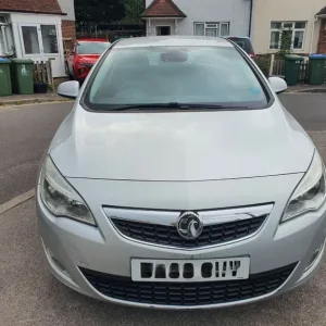 Vauxhall Astra 1.6L 2011 - Image 2