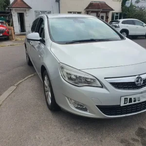 Vauxhall Astra 1.6L 2011 - Image 3