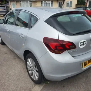 Vauxhall Astra 1.6L 2011 - Image 6