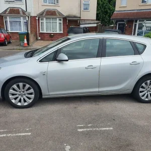 Vauxhall Astra 1.6L 2011 - Image 8