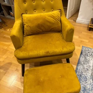 Mustard velvet arm chair and foot rest - Image 2