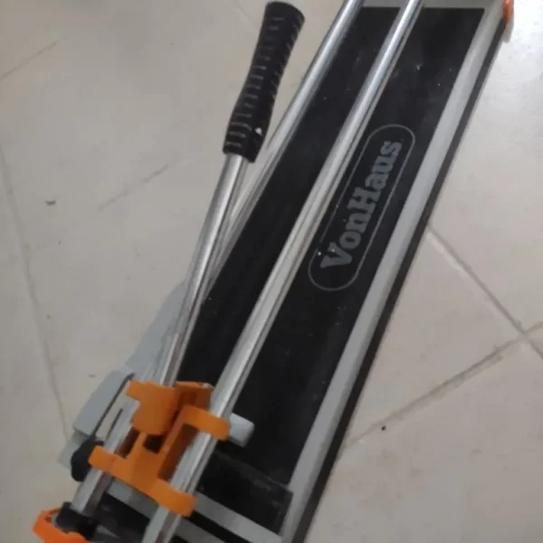 Von Haus hand tile cutter