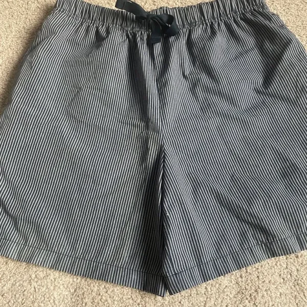 Men’s swim shorts size small