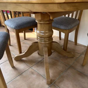 Hardwood table & 4 chairs - Image 2