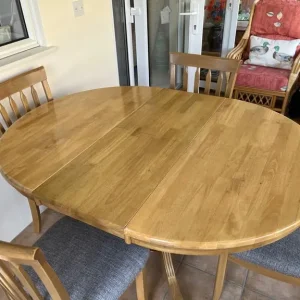 Hardwood table & 4 chairs - Image 5