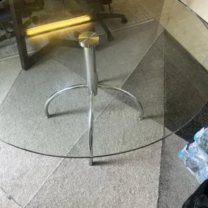 Glass Table – 1m Wide, 75cm Tall – Collection Only - Image 5