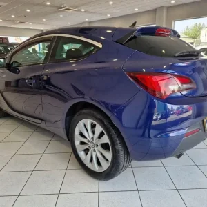 2015 Vauxhall Astra GTC 1.4T SRi Euro 5 (s/s) 3dr HATCHBACK Petrol Manual - Image 4